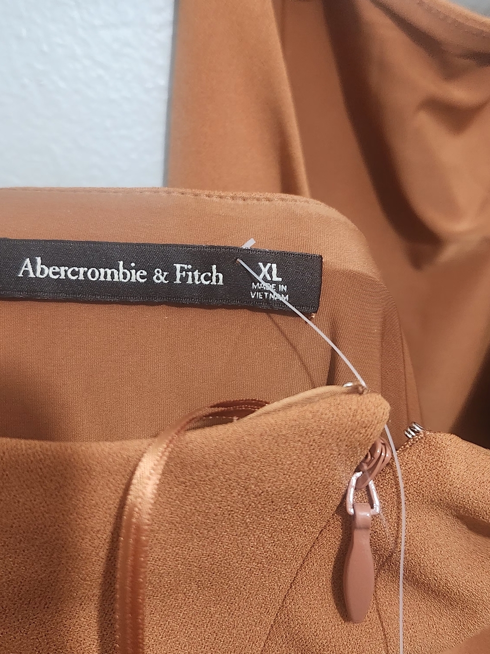 Abercrombie & Fitch Copper-Brown Satin Maxi Dress with Side Slit Size XL New - Picture 3 of 6